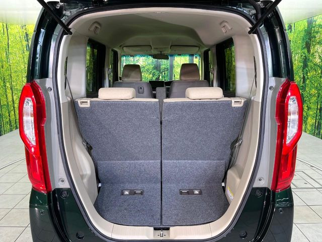 ���i�̂���������ʋ΁A���}���ɏ\���ȉ׎��X�y�[�X���m�ۂ��Ă���܂��B�Z�J���h�V�[�g��|���ƁA�傫�ȉו��̐ύڂ��\�ł���