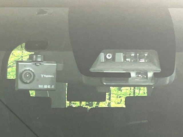 �y�g���^�Z�[�t�e�B�Z���X�z���s���ɑO���̎ԗ�����F�����A�Փ˂������Ȏ��͌x��ƃu���[�L�ŏՓˉ���Ɣ�Q�y�����A�V�X�g�B�����S�Ƀh���C�u�����y���݂��������܂��B