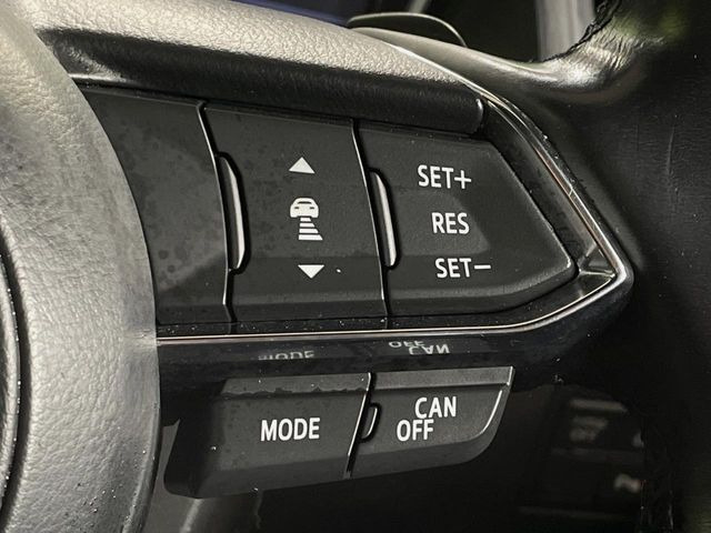 【スマートシティブレーキサポート】低速走行中に前方の車両等を認識し、衝突しそうな時は警報とブレーキで衝突回避と被害軽減をアシスト。より安全にドライブをお楽しみいただけます。