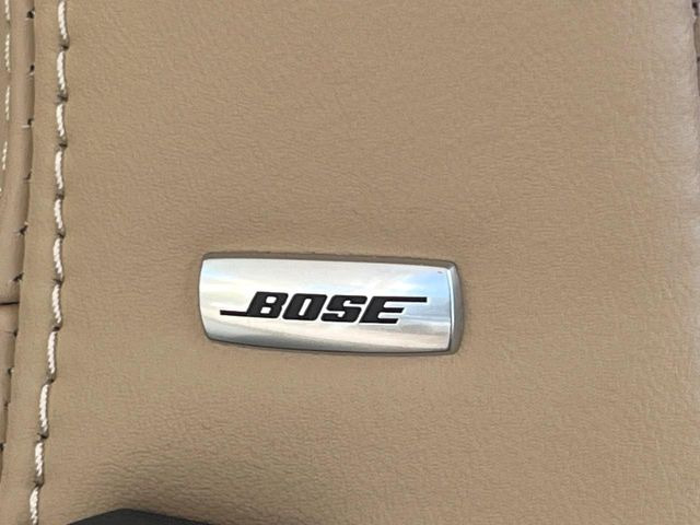 �yBOSE�T�E���h�V�X�e���z���[�J�[�I�v�V�����̍��i�ʃT�E���h�V�X�e���𓋍ځB��p�̃`���[�j���O���{���ꂽ�召�l�X�ȃX�s�[�J�[����ǎ��ȃT�E���h���t�ł��A�Տꊴ���ӂ�鉹����Ԃ����o���܂��B