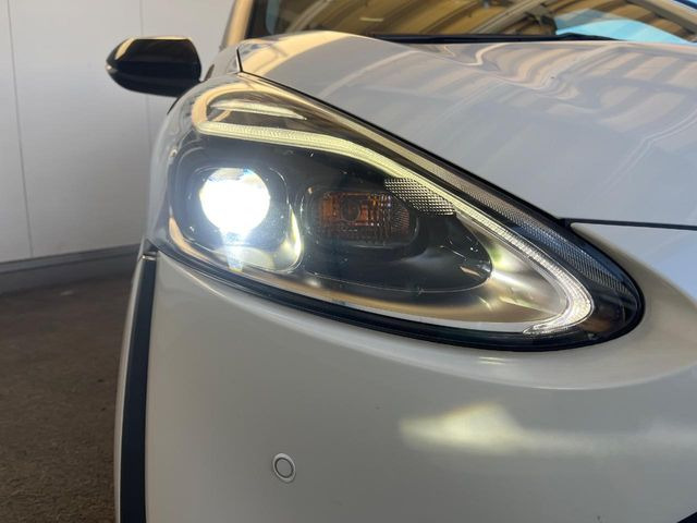 �yLED�w�b�h���C�g�z���V����ԑ��s�����ǍD�Ȏ��E���m�ۂ����S���ĉ^�]�ł��鍂�P�xLED�w�b�h���C�g�𑕔�!�_�����x�������A����d�͂��}�����Ă��܂��B