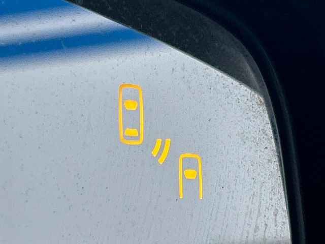 �y�����r�[�N���f�B�e�B�N�V�����z���s���A�h�A�~���[�̎��p�ɂȂ�₷���ӏ��Ɍ㑱�Ԃ��ڋ߂���ƃT�C�h�~���[�t�߂Ɍx����\���A�h���C�o�[�ɒ��ӊ��N�ƁA����̍ۂ̓n���h��������A�V�X�g�����܂��B