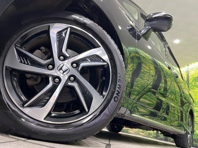 �y����17�C���`�A���~�z�C�[���z�O�ςɃ}�b�`���������A���~�z�C�[���𑕒����Ă���܂��B�e��ЊO�A���~�z�C�[����A�X�^�b�h���X�^�C�����戵�����Ă���܂��B���񂲑��k����������