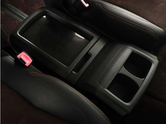 �y�Z���^�[�R���\�[���z�h�����N�z���_�[�ƕ��u�e�[�u��������A�����ɑ�e�ʂ̎��[BOX������!