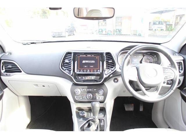 ���Ǝҗl�ւ̔̔��͂��f�肳���Ă��������܂��B �Ԍ������ԗ��̏ꍇ�́A�Ԍ����擾�������x�������z�ŕ\�����Ă���܂��B