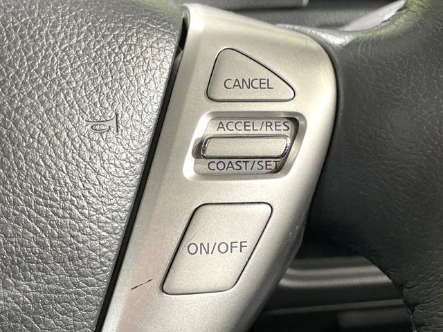 �y�N���[�Y�R���g���[���z�������H�����N���N���s�B�A�N�Z���𗣂��Ă���葬�x�ő��s���ł��A�������^�]���̕��S���y��!�����E�������ȒP�ȃX�C�b�`����Œ����ł��܂��B