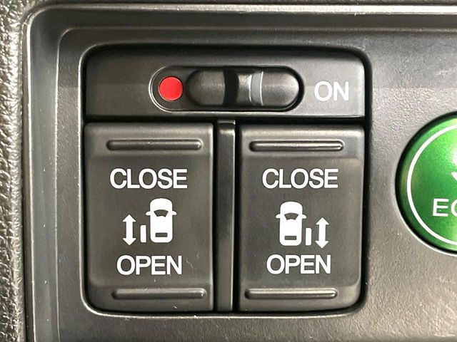 �y�����p���[�X���C�h�h�A�z�X�}�[�g�L�[��^�]�Ȃ̃X�C�b�`�Ō�ȗ����X���C�h�h�A�̊J���\���d��������͂����ăh�A���J����K�v�������A�����Ȃ��q�l�ł��ȒP�ɊJ���߂ł����K�ł���