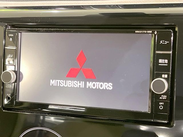 【純正ナビ】人気の純正ナビを装備しております。ナビの使いやすさはもちろん、オーディオ機能も充実!キャンプや旅行はもちろん、通勤や買い物など普段のドライブも楽しくなるはず♪