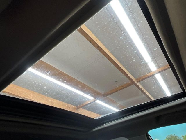 �y�T�����[�t�z�{�^���ЂƂŊJ�\!�J���������Ղ�̃T�����[�t����������Ă��܂�!�ԓ��ɖ�����������ꂽ��i�F���y���ވȊO�ɂ��A�ԓ��̋�C���ȒP�Ɋ��C�\!