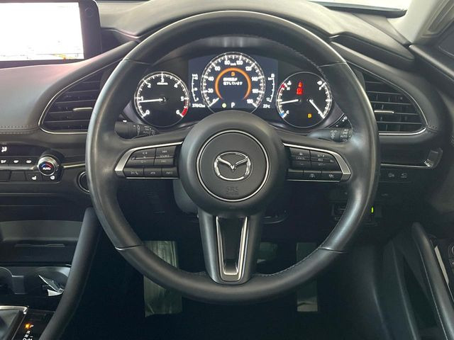 �y�����v�����X�e�A�����O�z�㎿�Ȋv���g�p���邱�ƂŁA��ɂ����������݂ƂĂ��^�]���₷���n���h���ł���