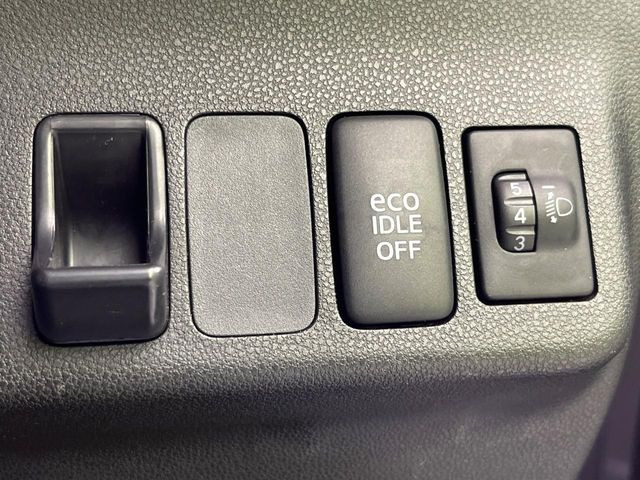 �y�A�C�h�����O�X�g�b�v�z�ԐM����a�؂Œ�Ԃ����ۂɃG���W�����~���A���ʂȔR���̏����}���܂��B�R��������ی�ɂȂ���@�\��G���W���̓u���[�L�𗣂��΍Ďn�����܂��B