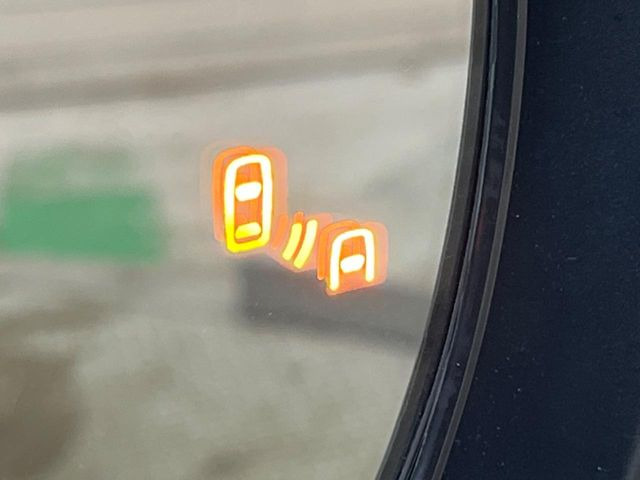 �y�u���C���h�X�|�b�g���j�^�[�z���s���A�h�A�~���[�̎��p�ɂȂ�₷���ӏ��Ɍ㑱�Ԃ��ڋ߂���ƃT�C�h�~���[�t�߂Ɍx����\���A�h���C�o�[�ɒ��ӊ��N�����Ă���܂��B