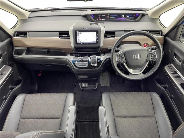 フリード1.5 ハイブリッド クロスター