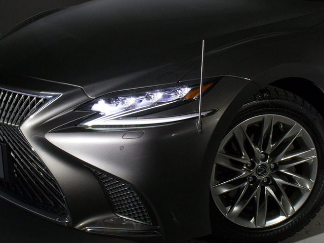 ヘッドライトも綺麗でございます!!これまでの様々な施工実績の知識を交えお客様のご要望にお応え出来る様サポートさせて頂きます!!