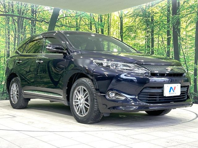 高透明度のガラス皮膜で撥水はもちろん、上質なツヤ・光沢を実現。紫外線や酸性雨から大切な愛車を保護し、色あせ・劣化を防止。「弾スプラッシュコート」、「弾プリミッサコート」からお選びいただけます。