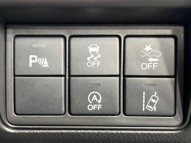 �y�z���_�Z���V���O�z���s���ɑO���̎ԗ�����F�����A�Փ˂������Ȏ��͌x��ƃu���[�L�ŏՓˉ���Ɣ�Q�y�����A�V�X�g�B�����S�Ƀh���C�u�����y���݂��������܂��B