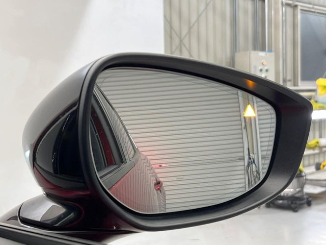 �y�u���C���h�X�|�b�g���j�^�����O�z���s���A�h�A�~���[�̎��p�ɂȂ�₷���ӏ��Ɍ㑱�Ԃ��ڋ߂���ƃT�C�h�~���[�t�߂Ɍx����\���A�h���C�o�[�ɒ��ӊ��N�����Ă���܂��B