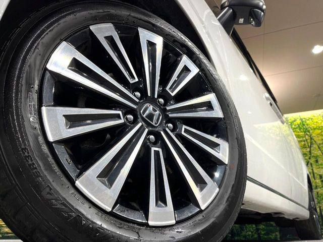 �y����17�C���`�A���~�z�C�[���z�O�ςɃ}�b�`���������A���~�z�C�[���𑕒����Ă���܂��B�e��ЊO�A���~�z�C�[����A�X�^�b�h���X�^�C�����戵�����Ă���܂��B���񂲑��k����������