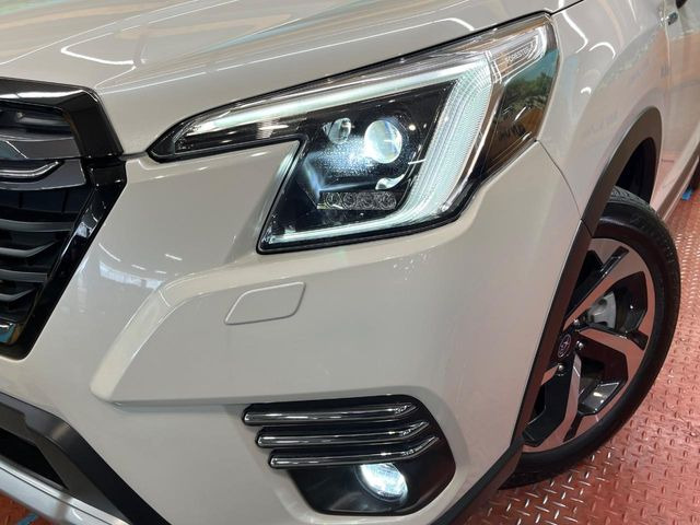 �yLED�w�b�h���C�g�z���V����ԑ��s�����ǍD�Ȏ��E���m�ۂ����S���ĉ^�]�ł��鍂�P�xLED�w�b�h���C�g�𑕔�!�_�����x�������A����d�͂��}�����Ă��܂��B