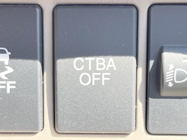 �y�V�e�B�u���[�L�A�N�e�B�u�V�X�e���z�ᑬ���s���ɑO���̎ԗ�����F�����A�Փ˂������Ȏ��͌x��ƃu���[�L�ŏՓˉ���Ɣ�Q�y�����A�V�X�g�B�����S�Ƀh���C�u�����y���݂��������܂��B