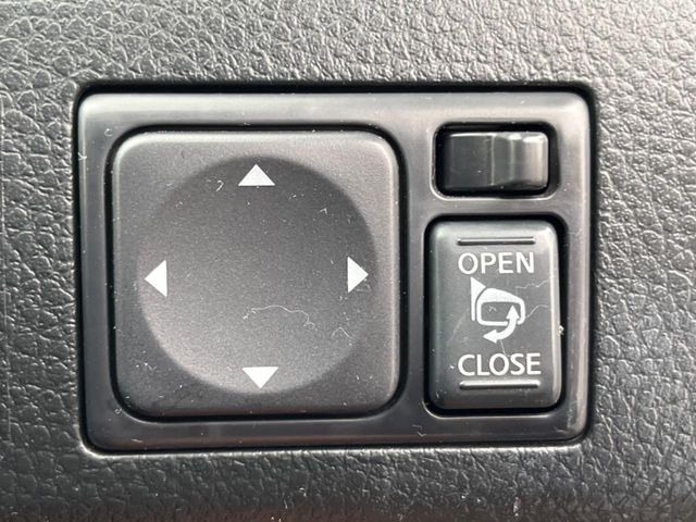 �y�d���i�[�~���[�z�T�C�h�~���[�͓d���i�[���ƂȂ��Ă���A�������ԏ�ł��L�Y�������X�N��}�����܂��B