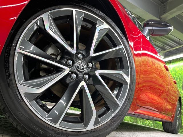 �y18�C���`�A���~�z�C�[���z�O�ςɃ}�b�`�����A���~�z�C�[���𑕒����Ă���܂��B�e��A���~�z�C�[����A�X�^�b�h���X�^�C�����戵�����Ă���܂��B���񂲑��k����������