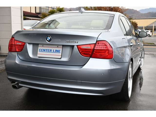 3シリーズセダン320i ハイライン パッケージ