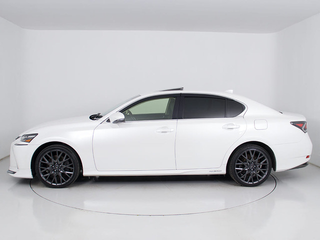 19インチアルミ!!アルミホイールの変更も可能です!お客様のお好みの1台を作成可能となります!※詳細はスタッフまでお尋ねください。