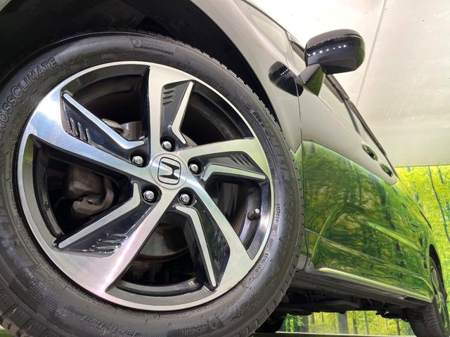 �y����17�C���`�A���~�z�C�[���z�O�ςɃ}�b�`���������A���~�z�C�[���𑕒����Ă���܂��B�e��ЊO�A���~�z�C�[����A�X�^�b�h���X�^�C�����戵�����Ă���܂��B���񂲑��k����������