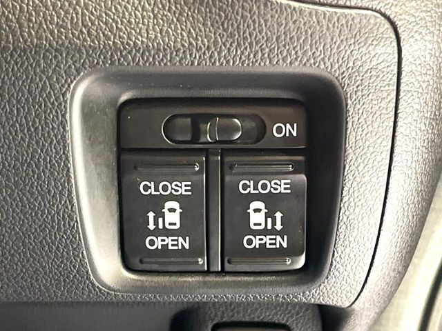 �y�����p���[�X���C�h�h�A�z�X�}�[�g�L�[��^�]�Ȃ̃X�C�b�`�Ō�ȗ����X���C�h�h�A�̊J���\���d��������͂����ăh�A���J����K�v�������A�����Ȃ��q�l�ł��ȒP�ɊJ���߂ł����K�ł���