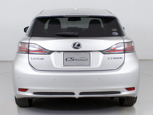 クリアランスソナーが付いています!フロント&リアにセンサーがあり、障害物に近づくと警告音が鳴りドライバーへお知らせ!すごく便利な人気装備です!!