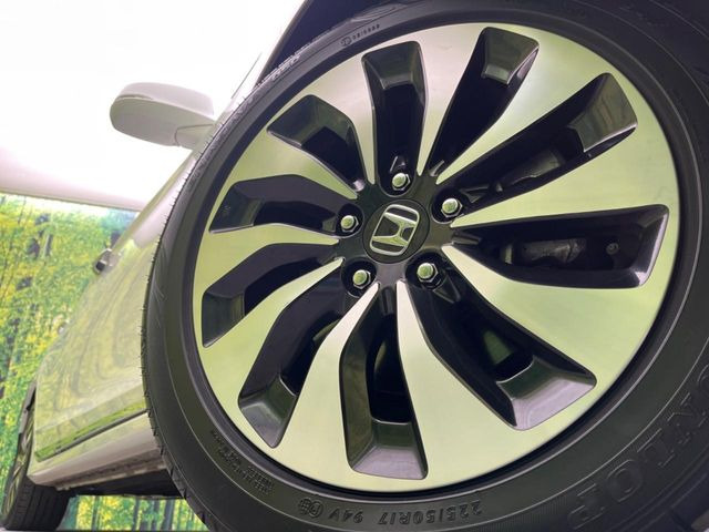 �y����17�C���`�A���~�z�C�[���z�O�ςɃ}�b�`���������A���~�z�C�[���𑕒����Ă���܂��B�e��ЊO�A���~�z�C�[����A�X�^�b�h���X�^�C�����戵�����Ă���܂��B���񂲑��k����������