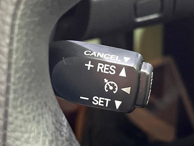 �y�N���[�Y�R���g���[���z�������H�����N���N���s�B�A�N�Z���𗣂��Ă���葬�x�ő��s���ł��A�������^�]���̕��S���y��!�����E�������ȒP�ȃX�C�b�`����Œ����ł��܂��B