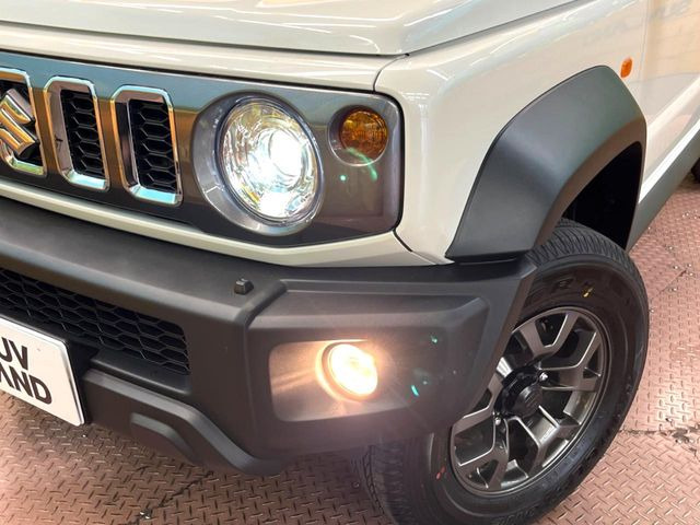 �yLED�w�b�h���C�g�z���V����ԑ��s�����ǍD�Ȏ��E���m�ۂ����S���ĉ^�]�ł��鍂�P�xLED�w�b�h���C�g�𑕔�!�_�����x�������A����d�͂��}�����Ă��܂��B