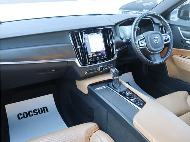 �h�C�c�̃{���{���`���[�j���O���[�J�[HEICO SPORTIV�̐��K�̔��X���t���ƈ��m���ɂ�HEICO SPORTIV�v���~�A���p�[�g�i�[KANTO / TOKAI�Ƃ��ĉ^�c�����Ă��܂��B