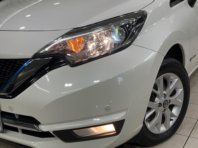 �yLED�w�b�h���C�g�z���V����ԑ��s�����ǍD�Ȏ��E���m�ۂ����S���ĉ^�]�ł��鍂�P�xLED�w�b�h���C�g�𑕔�!�_�����x�������A����d�͂��}�����Ă��܂��B