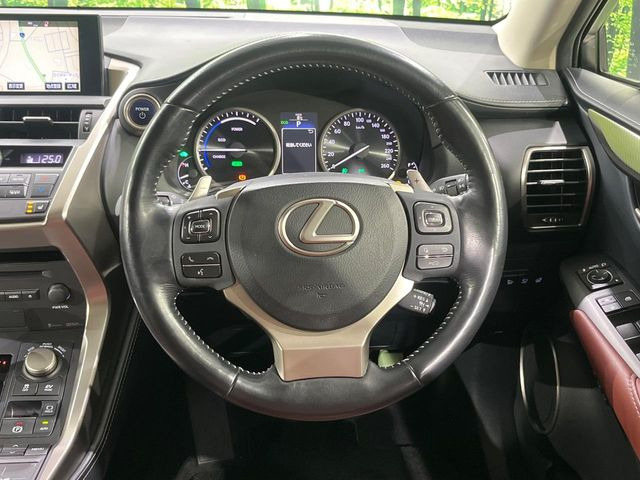 �y�����v�����X�e�A�����O�z�㎿�Ȋv���g�p���邱�ƂŁA��ɂ����������݂ƂĂ��^�]���₷���n���h���ł���