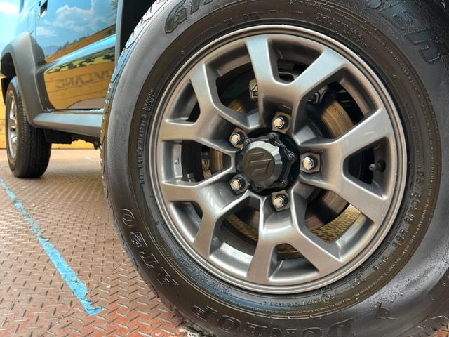 �y����15�C���`�A���~�z�C�[���z�O�ςɃ}�b�`���������A���~�z�C�[���𑕒����Ă���܂��B�e��ЊO�A���~�z�C�[����A�X�^�b�h���X�^�C�����戵�����Ă���܂��B���񂲑��k����������