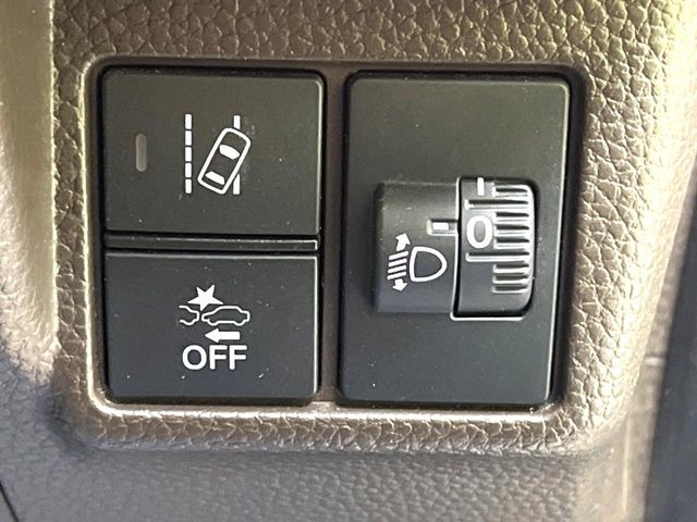 �y�z���_�Z���V���O�z���s���ɑO���̎ԗ�����F�����A�Փ˂������Ȏ��͌x��ƃu���[�L�ŏՓˉ���Ɣ�Q�y�����A�V�X�g�B�����S�Ƀh���C�u�����y���݂��������܂��B