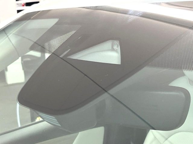 �yi-ACTIVESENSE�z���s���ɑO���̎ԗ�����F�����A�Փ˂������Ȏ��͌x��ƃu���[�L�ŏՓˉ���Ɣ�Q�y�����A�V�X�g�B�����S�Ƀh���C�u�����y���݂��������܂��B