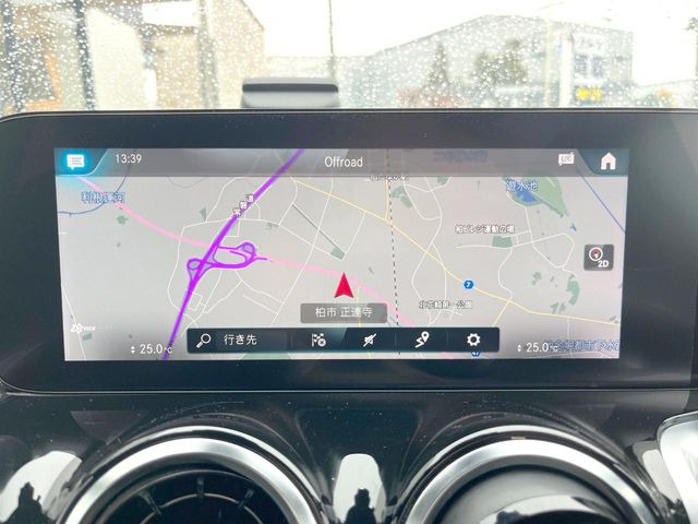 ���x���c�����i�r:��̊��̂���i�r�́A����������ԓ������o���Ă���܂��BBluetooth�Đ��ȂǃI�[�f�B�I�@�\���[�����Ă���܂��̂ŁA�^�]�����y���߂܂���