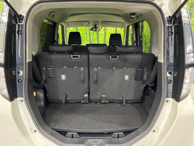 ���i�̂���������ʋ΁A���}���ɏ\���ȉ׎��X�y�[�X���m�ۂ��Ă���܂��B�Z�J���h�V�[�g��|���ƁA�傫�ȉו��̐ύڂ��\�ł���