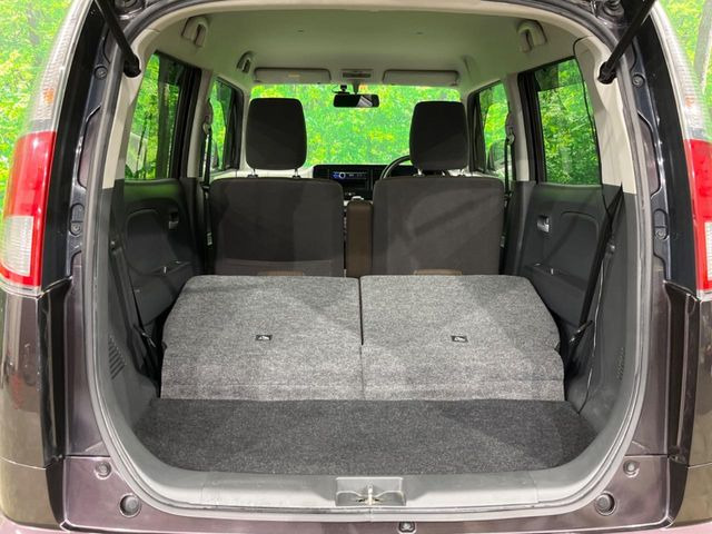 ���i�̂���������ʋ΁A���}���ɏ\���ȉ׎��X�y�[�X���m�ۂ��Ă���܂��B�Z�J���h�V�[�g��|���ƁA�傫�ȉו��̐ύڂ��\�ł���