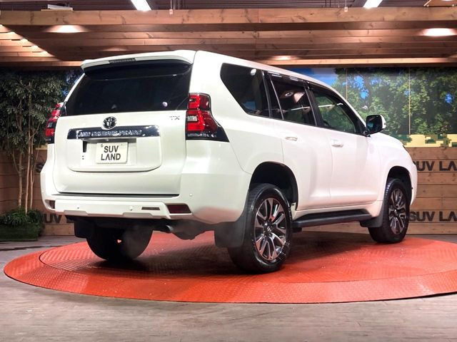 ☆全国のネクステージからお取り寄せが可能※!遠方の店舗に展示してあるクルマが気になる場合も、最寄りの店舗でご覧いただくことが可能です!是非私たちに要望をお聞かせください!※別途費用