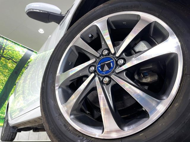 �y15�C���`�A���~�z�C�[���z�O�ςɃ}�b�`�����A���~�z�C�[���𑕒����Ă���܂��B�e��A���~�z�C�[����A�X�^�b�h���X�^�C�����戵�����Ă���܂��B���񂲑��k����������