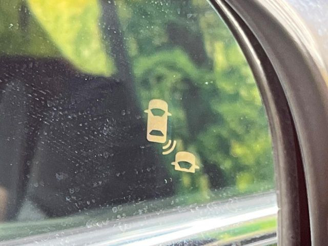 �y�u���C���h�X�|�b�g�C���t�H���[�V�����z���s���A�h�A�~���[�̎��p�ɂȂ�₷���ӏ��Ɍ㑱�Ԃ��ڋ߂���ƃT�C�h�~���[�t�߂Ɍx����\���A�h���C�o�[�ɒ��ӊ��N�����Ă���܂��B