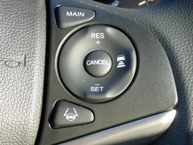 �y�N���[�Y�R���g���[���z�������H�ł̒��������s���y�Ɂ�A�N�Z���y�_���𓥂܂��Ɏԑ������ɕۂ��Ƃ��\�ł��B�O���̎ԗ������m���ĎԊԂ�ۂ悤�ɑ��x���߂��Ă���܂�!!