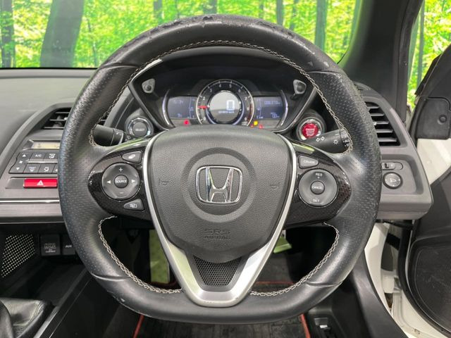 �y�N���[�Y�R���g���[���z�������H�����N���N���s�B�A�N�Z���𗣂��Ă���葬�x�ő��s���ł��A�������^�]���̕��S���y��!�����E�������ȒP�ȃX�C�b�`����Œ����ł��܂��B