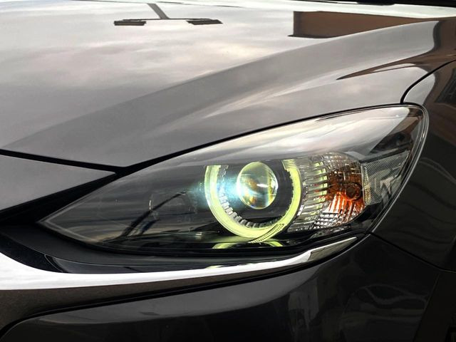 �yLED�w�b�h���C�g�z���V����ԑ��s�����ǍD�Ȏ��E���m�ۂ����S���ĉ^�]�ł��鍂�P�xLED�w�b�h���C�g�𑕔�!�_�����x�������A����d�͂��}�����Ă��܂��B