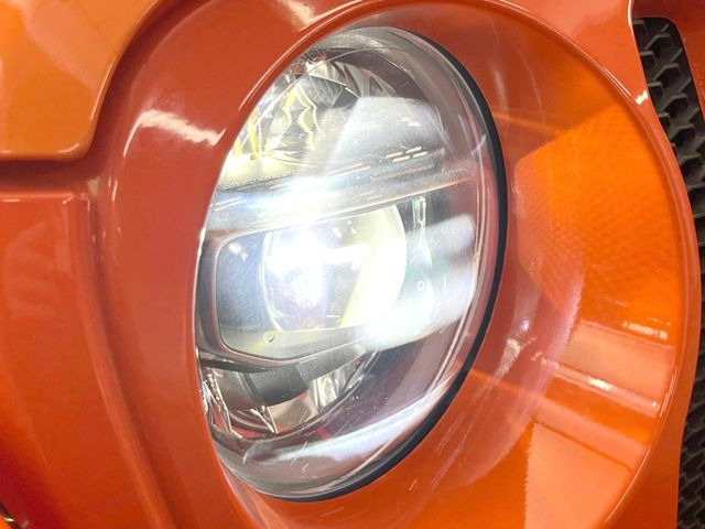 ��LED�w�b�h���C�g:��ԑ��s�����ǍD�Ȏ��E���m�ۂ����S���ĉ^�]�ł��鍂�P�xLED�w�b�h���C�g�𑕔�!�_�����x�������A����d�͂��}�����Ă��܂��B